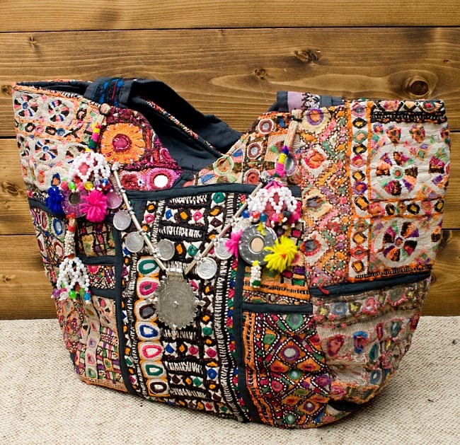 【一点物・アンティーク】アフガニトートバッグ-Lサイズの写真アフガニバッグ,トートバッグ,アフガニ,古布,パッチワーク,バッグ,ミラー,トラベルバック