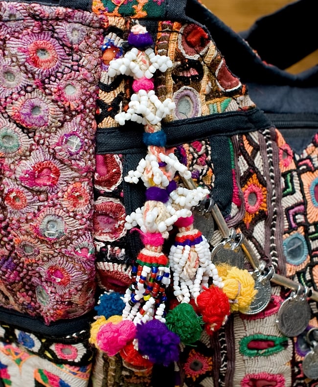 【一点物・アンティーク】アフガニトートバッグ-Lサイズ 6 - 飾りをＵＰにしてみました