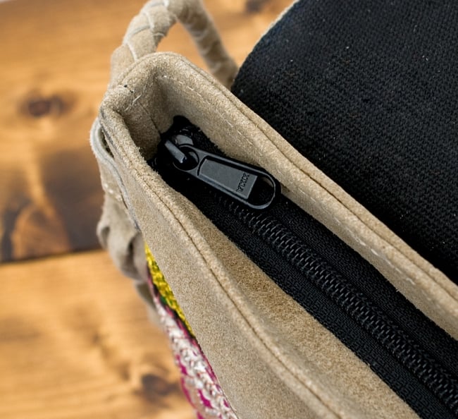 【一点物】アラブのショルダーバッグ-Lサイズ 9 - ジップなので何かと安心です。