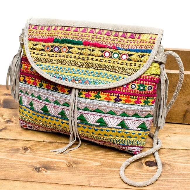 【一点物】アラブのショルダーバッグ-Lサイズの写真アラブバッグ,ショルダーバッグ,アラブ,古布,パッチワーク,ショルダー,バッグ,レザー,スウェード