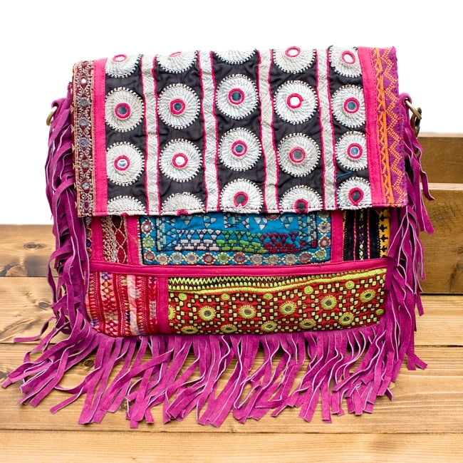 【一点物】アフガニショルダーバッグ-Lサイズ 2 - 正面から撮影しました