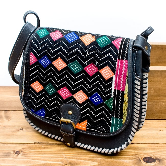 【一点物】アフガニショルダーバッグ-Mサイズの写真アフガニバッグ,ショルダーバッグ,アフガニ,古布,パッチワーク,ショルダー,バッグ,レザー,スウェード