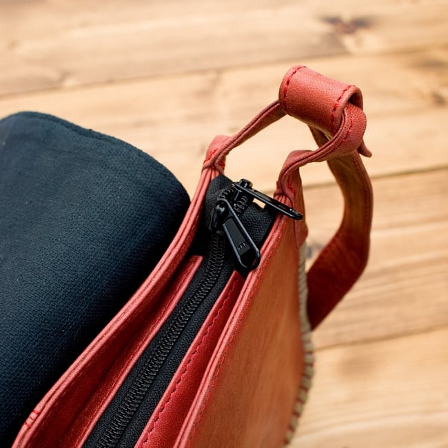 【一点物】アフガニショルダーバッグ-Mサイズ 8 - ジップも付いていて何かと安心です!※こちらは柄違いの商品です