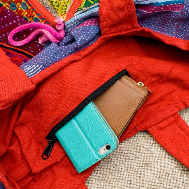 【一点物】アフガニボストン 11 - ジップ付きの内ポケットが1つ。※こちらは柄違いの商品です