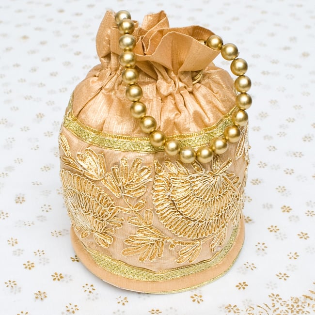 インドのきらきらミニバッグ・サリー等へオススメの巾着  - ゴールド 3 - 裏面も同じデザインです