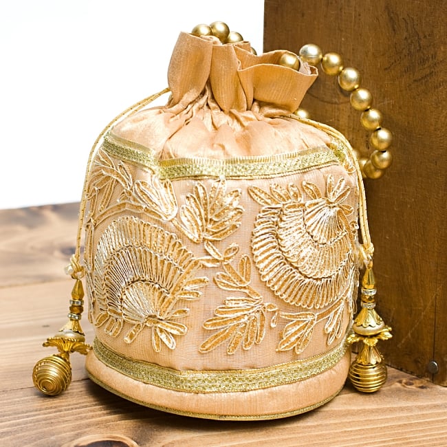 インドのきらきらミニバッグ・サリー等へオススメの巾着  - ゴールドの写真ハンドバッグ,インド バッグ,手提げ バッグ,サリー バッグ,パンジャビドレス バッグ,ラッピング袋,ラッピングバッグ,ギフト袋
