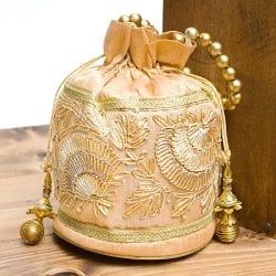 インドのきらきらミニバッグ・サリー等へオススメの巾着  - ゴールドの商品写真
