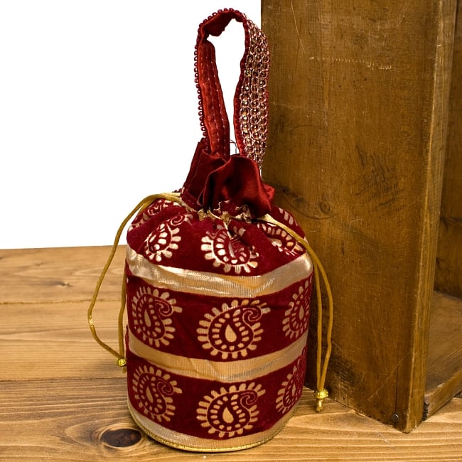 きらきらペイズリーのミニバッグ - ダークレッドの写真1枚目です。キラキラプリントがとっても可愛いミニバックです！ハンドバッグ,インド バッグ,手提げ バッグ,サリー バッグ,パンジャビドレス バッグ,ラッピング袋,ラッピングバッグ,ギフト袋