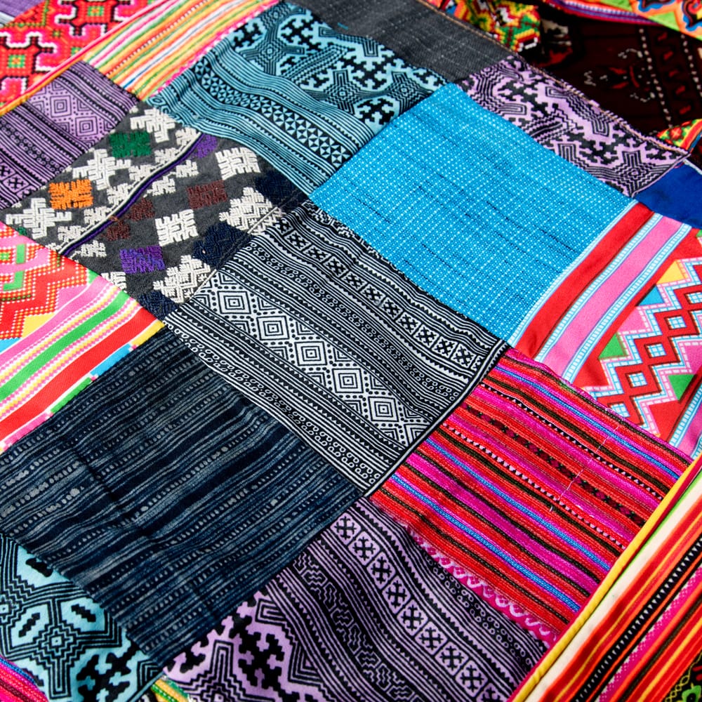 モン族刺繍のスクエア型パッチワークトートバッグ の通販[送料