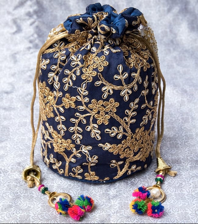 インドのきらきらミニバッグ・サリー等へオススメの巾着 - ネイビーの写真