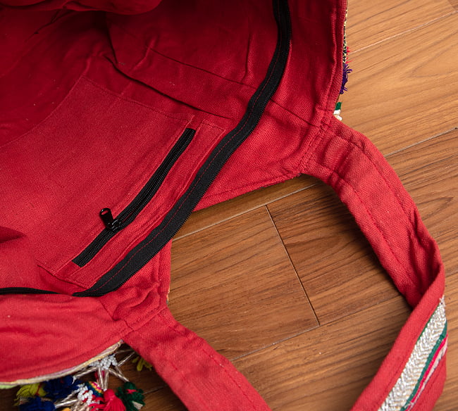 〔一点物〕伝統を紡いだ ラリーキルトとバンジャラ刺繍のトートバッグ 13 - 中にはジッパー付きの小物入れつき