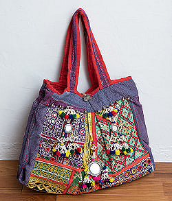〔一点物〕伝統を紡いだ ラリーキルトとバンジャラ刺繍のトートバッグの商品写真