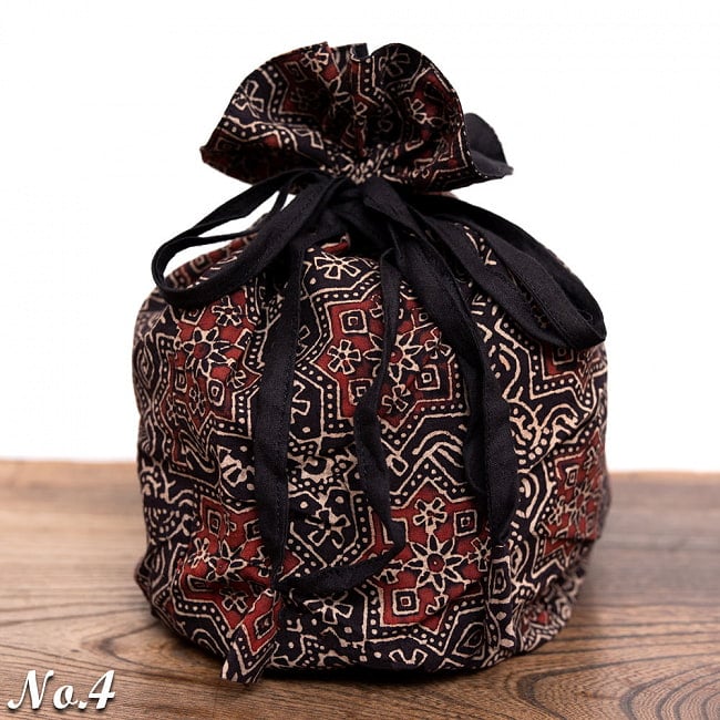 木版染めが美しい ジョーラと呼ばれるインドの巾着 15 - 4：黒アジュラック