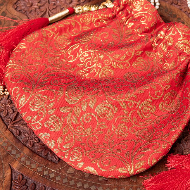 ボタニカル柄の伝統ポトリバッグ　巾着　バッグ　華やかでかわいい　インドの伝統的なバッグ 6 - 拡大写真です