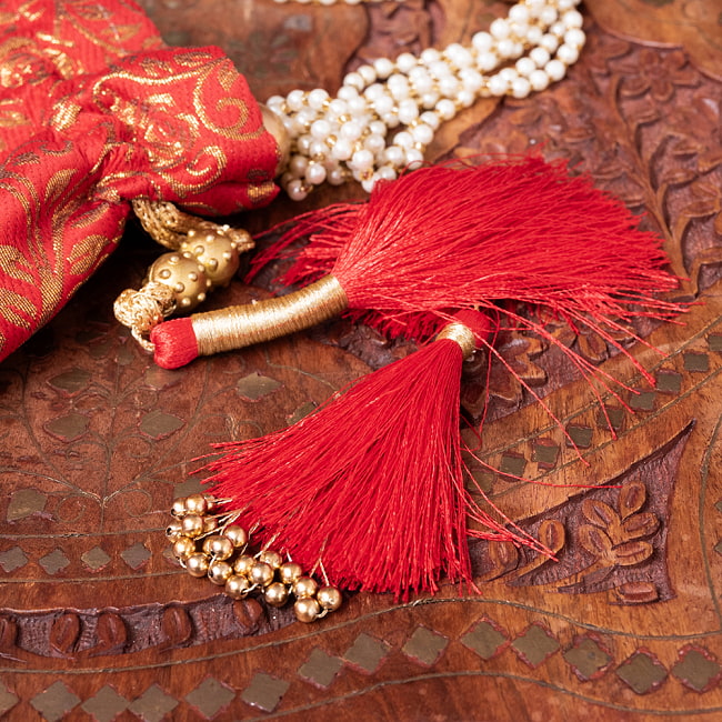 ボタニカル柄の伝統ポトリバッグ　巾着　バッグ　華やかでかわいい　インドの伝統的なバッグ 8 - フリンジ部分です