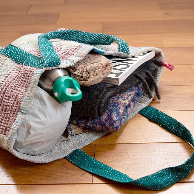 世界にひとつ ビンテージカンタのトートバッグ 6 - 厚手ストール2枚、着替え、水筒、雑誌、ポーチなど余裕で入りました