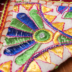 【1点物】カッチ刺繍の長財布〔ベース　ホワイト・ライト系〕 - サブ4