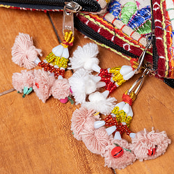 【1点物】カッチ刺繍の長財布〔ベース　ホワイト・ライト系〕 - サブ5