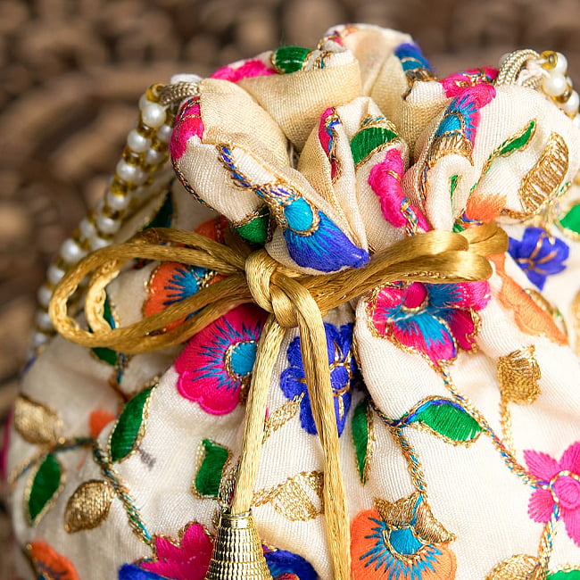 【自由に選べる3個セット】インドのきらきらミニバッグ・サリー等へオススメの巾着 - フラワー刺繍系 5 - 上部の写真です