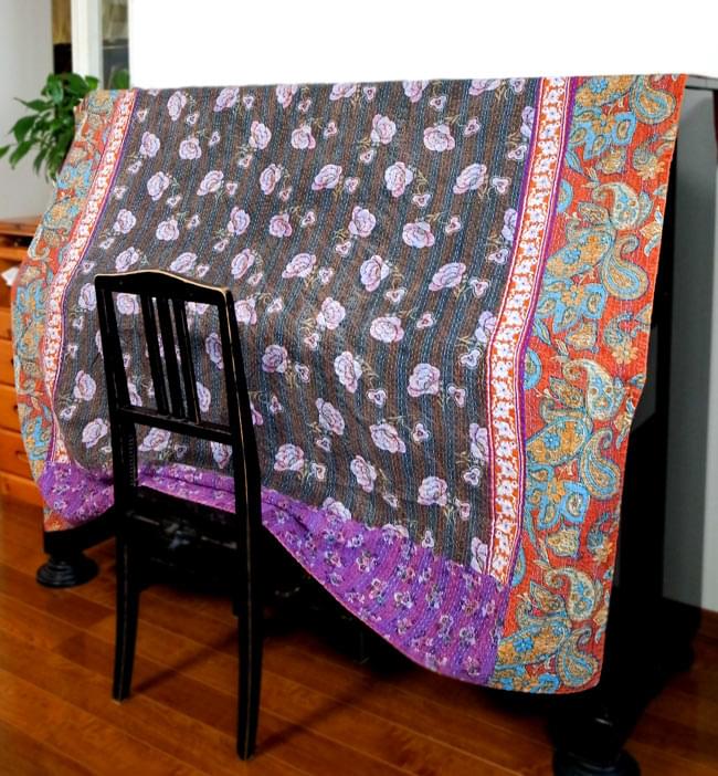 〔インドのパッチワーク〕ラリーキルトの大判マルチクロス〔約230cm×約150cm〕 14 - 大きさがあるので、様々な用途にご利用いただけます。