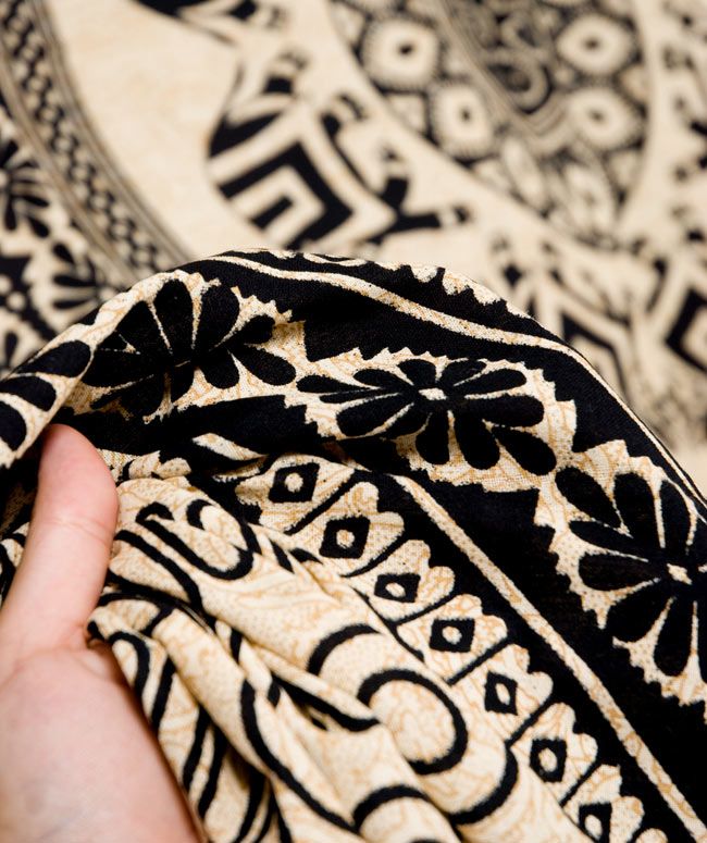 マルチクロス - 円形 象【約205cm×約220cm】 5 - 生地の拡大写真です。質感、雰囲気のある生地です。