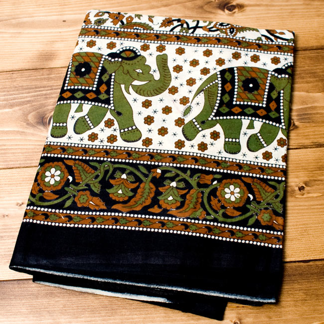 マルチクロス - 円形 象【約210cm×約130cm】 8 - 【選択B】をたたんだ状態の写真です