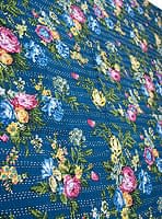 〔約150cm×224cm〕ラリーキルト 手作りカンタ刺繍のソファー＆ベッドカバー - 紺色の商品写真