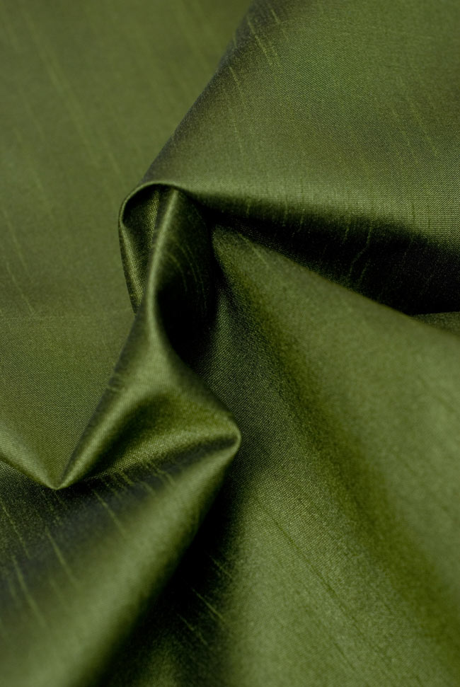 〔約105cm×105cm〕インドの金糸入りテーブルカバー - グリーン 5 - 光沢感のある美しい布が使われています。