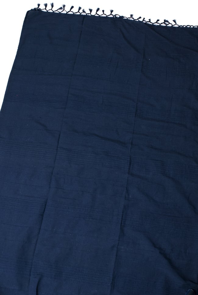 〔235cm×150cm〕カディコットン風マルチクロス - モノカラー 濃紺の写真1枚目です。雰囲気のあるインドらしい柄と、適度なざっくり感で、優しい風合いが魅力です。柄もあわせやすいストライプです。マルチクロス シングル,ベッドカバー,ソファーカバー,カディコットン,インド綿 布,テーブルクロス