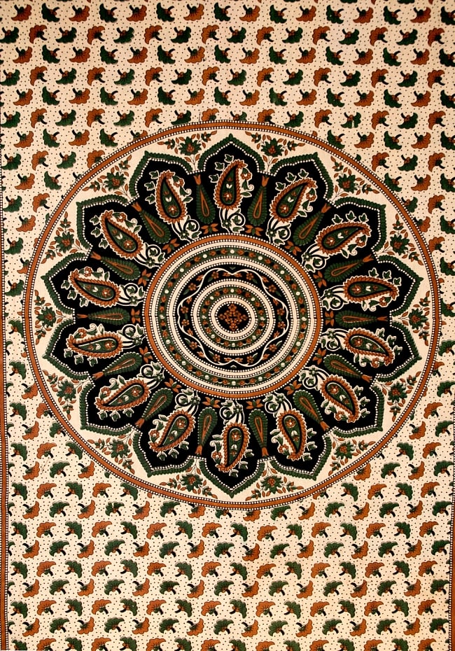 マルチクロス - マンダラ【約190cm×約137cm】 2 - 中心部分の拡大写真です。とても迫力があるデザインです。