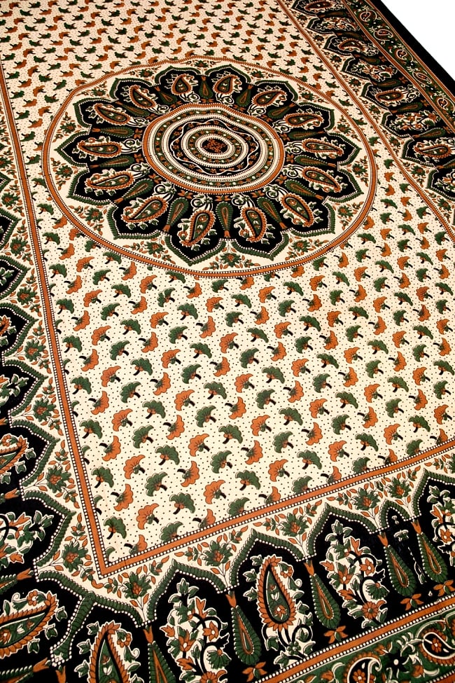 マルチクロス - マンダラ【約190cm×約137cm】 4 - 斜めに撮ってみたところです