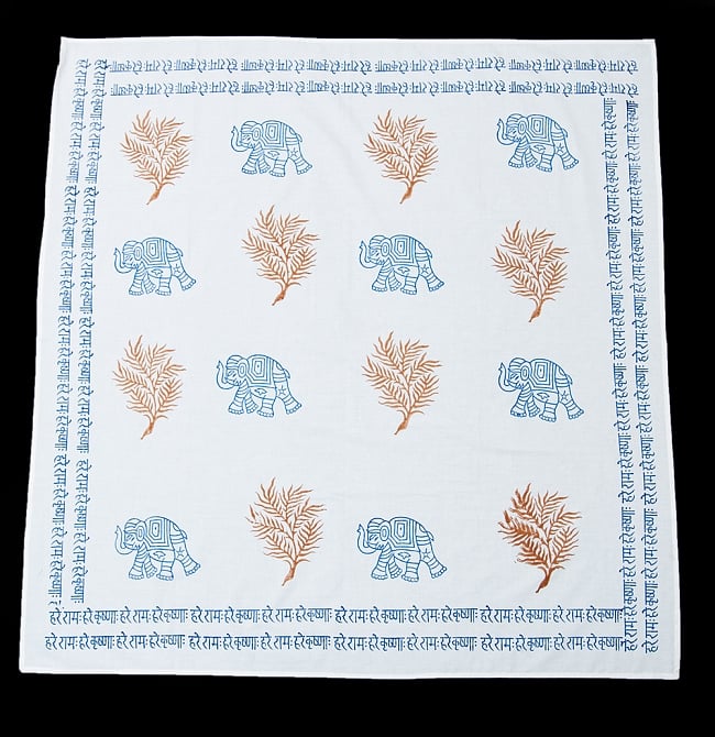 [約111cm x 約107cm]木版染め インド綿テーブルクロス  - 象と樹木 ホワイト 3 - ほぼ正方形の形をしています。