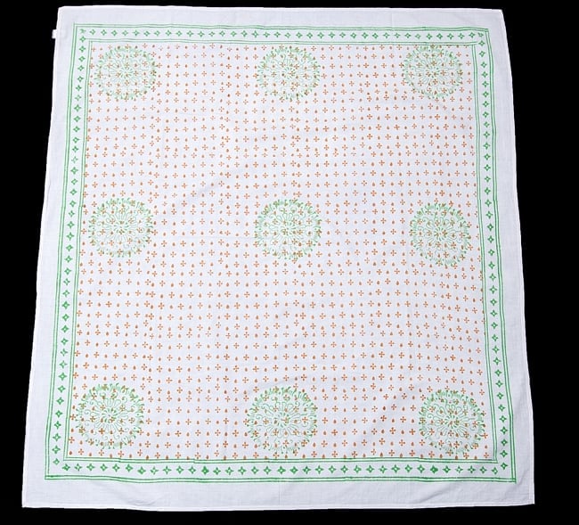 [約110cm x 約103cm]木版染め インド綿テーブルクロス  - 花柄 パステル 3 - ほぼ正方形の形をしています。