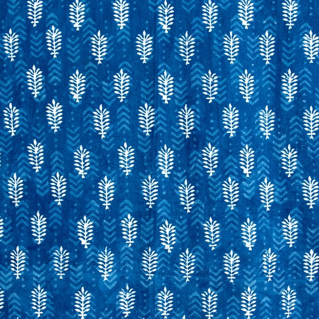 インド藍染めのマルチクロス〔約222cm×約145cm〕 2 - 中心部分の拡大写真です。とても迫力があるデザインです。