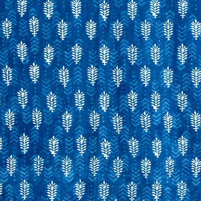 インド藍染めのマルチクロス〔約222cm×約145cm〕 2 - 中心部分の拡大写真です。とても迫力があるデザインです。