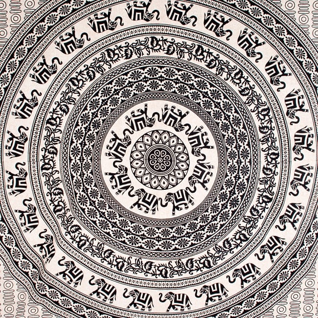 マルチクロス　円形　象さん　ナチュラル系〔208cm×228cm〕 2 - 中心部分の拡大写真です。とても迫力があるデザインです。