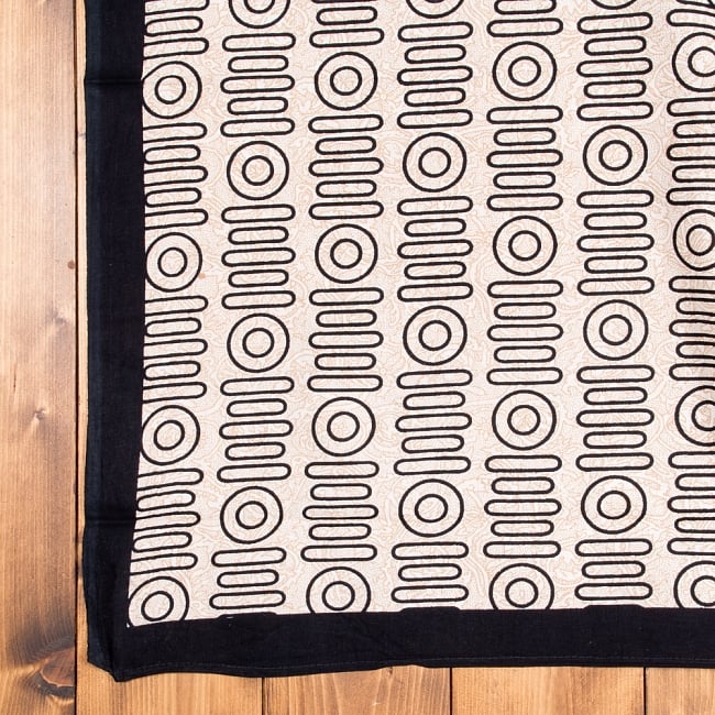 マルチクロス　円形　象さん　ナチュラル系〔208cm×228cm〕 3 - 縁部分の写真です