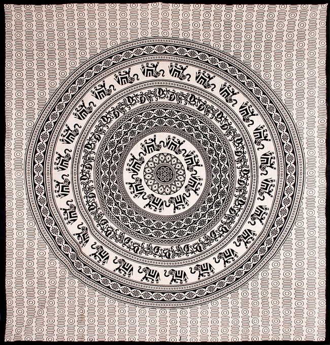 マルチクロス　円形　象さん　ナチュラル系〔208cm×228cm〕の写真マルチクロス ダブル,ベッドカバー,インド綿 布,ソファーカバー,テーブルクロス,バティック