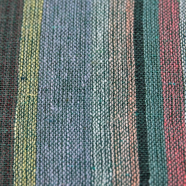 〔225cm×150cm〕柔らか手触りのイタワ織りマルチクロス - オリーブグリーン 3 - インド現地でつくられています。どこか素朴さを感じる素敵な生地です。