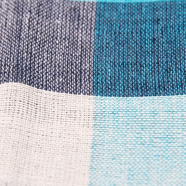 〔225cm×150cm〕柔らか手触りのイタワ織りマルチクロス - ブルー×ネイビー 3 - インド現地でつくられています。どこか素朴さを感じる素敵な生地です。
