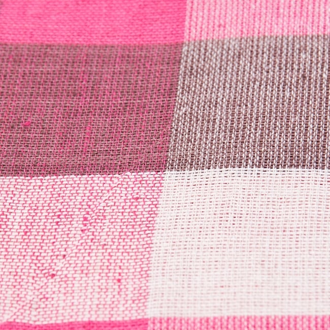 〔225cm×150cm〕柔らか手触りのイタワ織りマルチクロス - ブラウン×ピンク 3 - インド現地でつくられています。どこか素朴さを感じる素敵な生地です。