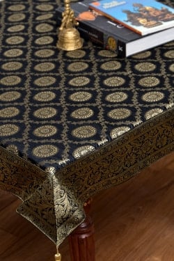 【自由に選べる3個セット】〔約105cm×105cm〕インドの金糸入りテーブルカバー - グリーン×マルチカラーの写真