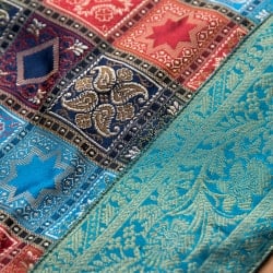 〔約105cm×105cm〕インドの金糸入りテーブルカバー -ブルー×マルチカラー - サブ4