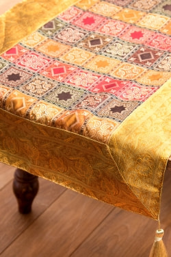 〔約175cm×45cm〕インドの金糸入りテーブルランナー -　ゴールド×マルチカラー - サブ2