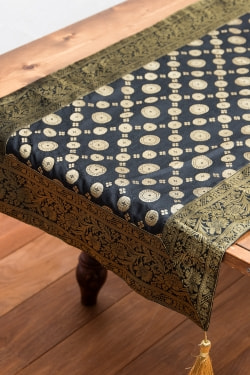 〔約175cm×45cm〕インドの金糸入りテーブルランナー -　ブラック×サークル - サブ2