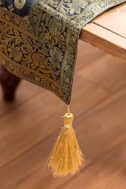 〔約175cm×45cm〕インドの金糸入りテーブルランナー -　ブラック×サークル - サブ3