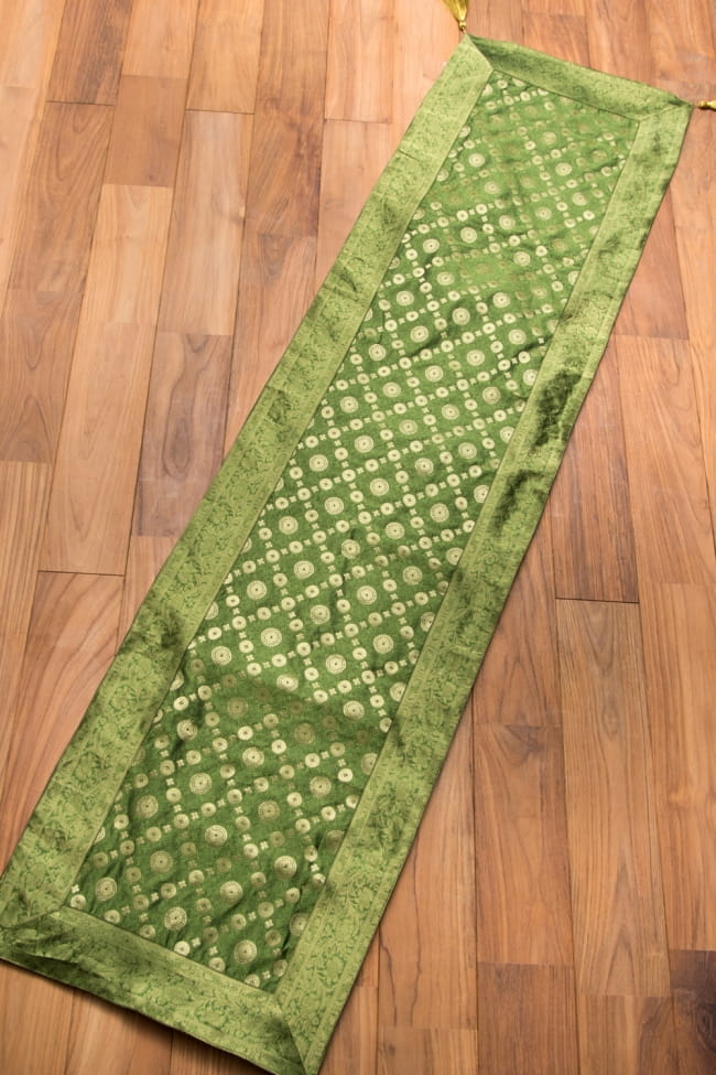 〔約175cm×45cm〕インドの金糸入りテーブルランナー - グリーン×サークル 4 - 全体像はこのようなイメージです。