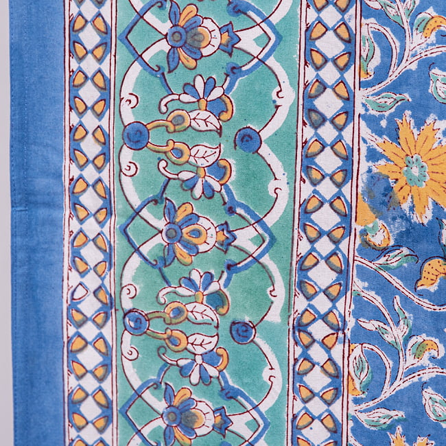 ジャイプル　職人手作り　インド伝統の木版染め更紗マルチクロス〔約220cm×約150cm〕美しい色彩　ボタニカル　テーブルクロス　ベッドカバー　ソファーカバー　パーテーションなどへ 5 - 細部の写真です