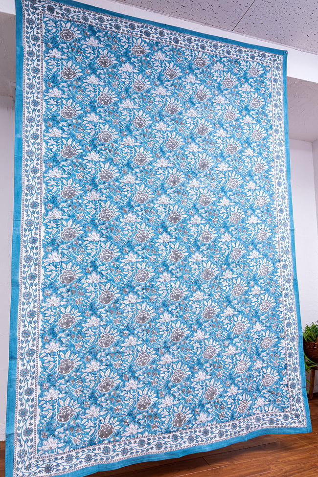 ジャイプル 職人手作り インド伝統の木版染め更紗マルチクロス〔約225cm×約155cm〕美しい色彩 ボタニカル テーブルクロス ベッドカバー ソファーカバー パーテーションなどへ 2 - ベッドカバーやソファーカバー、テーブルクロスや壁掛け、パーテーションやアウトドアでタープ代わりなどなど、アイデア次第で幅広く使えます!