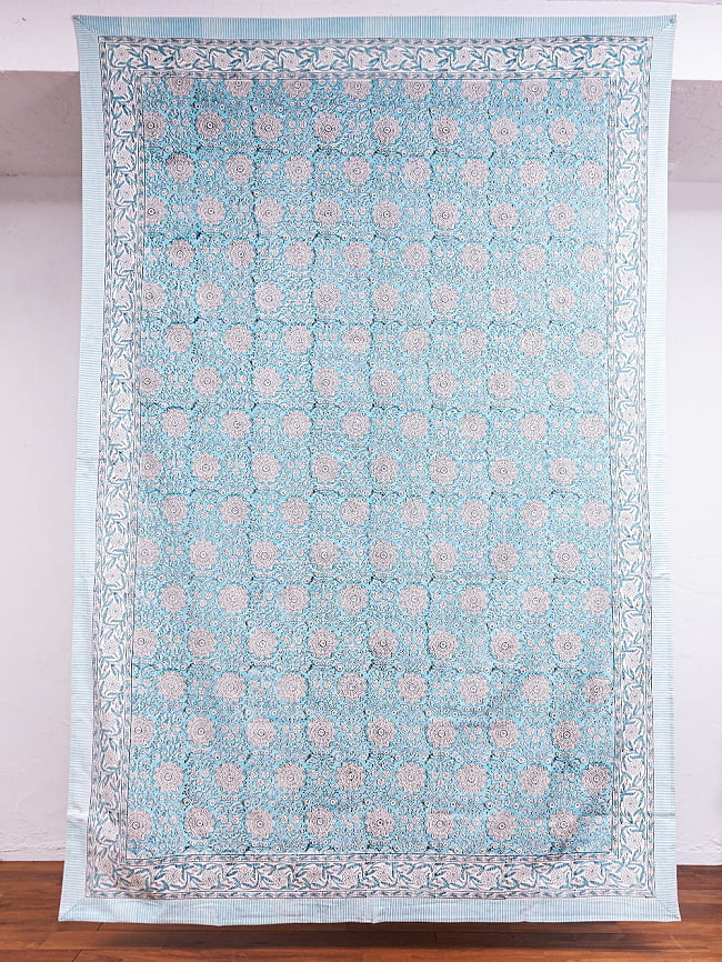 ジャイプル 職人手作り インド伝統の木版染め更紗マルチクロス〔約225cm×約155cm〕美しい色彩 ボタニカル テーブルクロス ベッドカバー ソファーカバー パーテーションなどへ 4 - とても良い雰囲気です